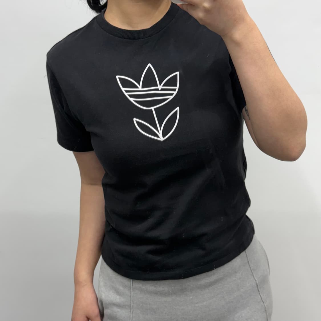 [S] 아디다스 블랙 반팔티 상품이미지2