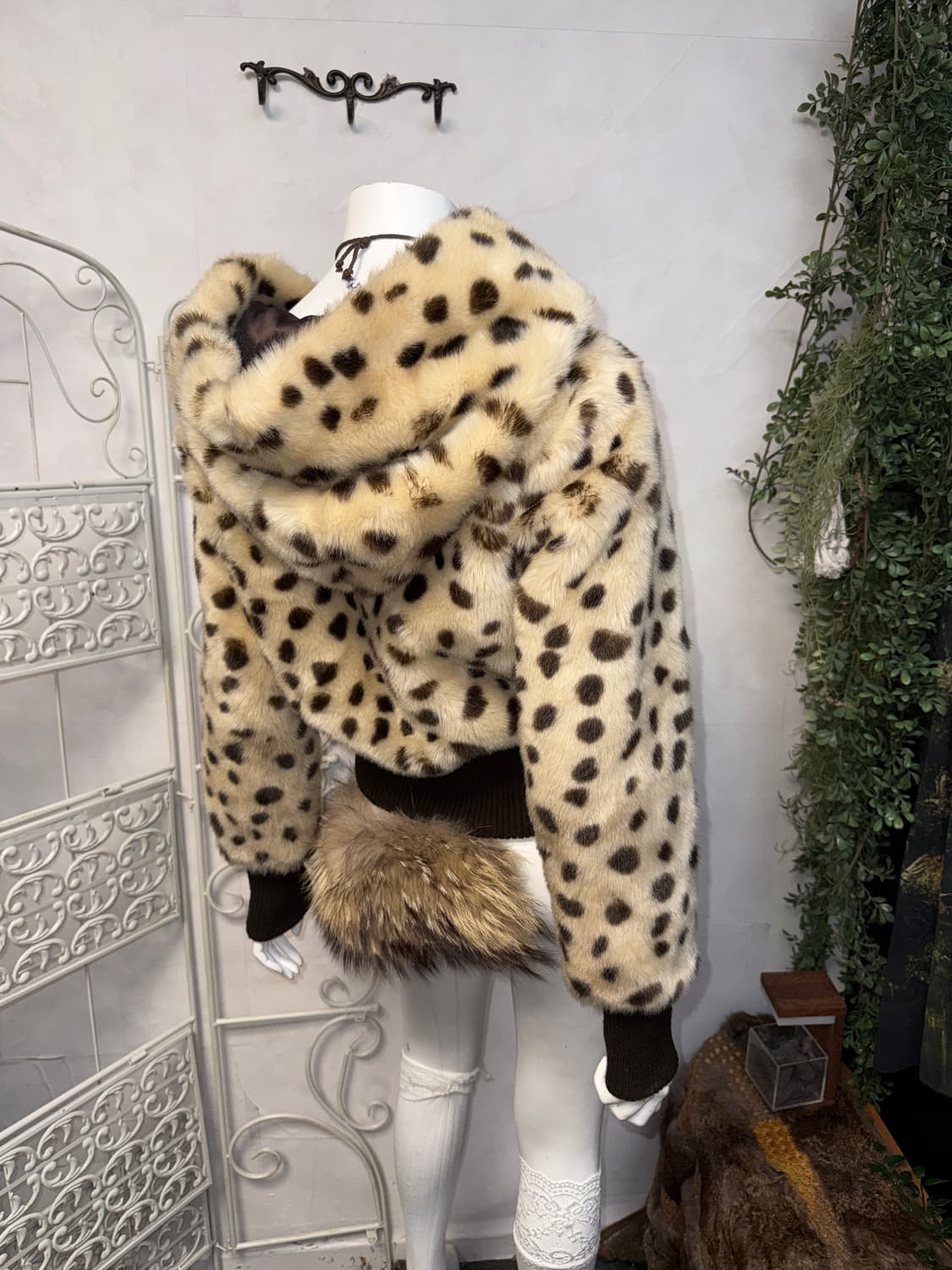 Beige brown dalmatian faux fur hood jk 상품이미지5