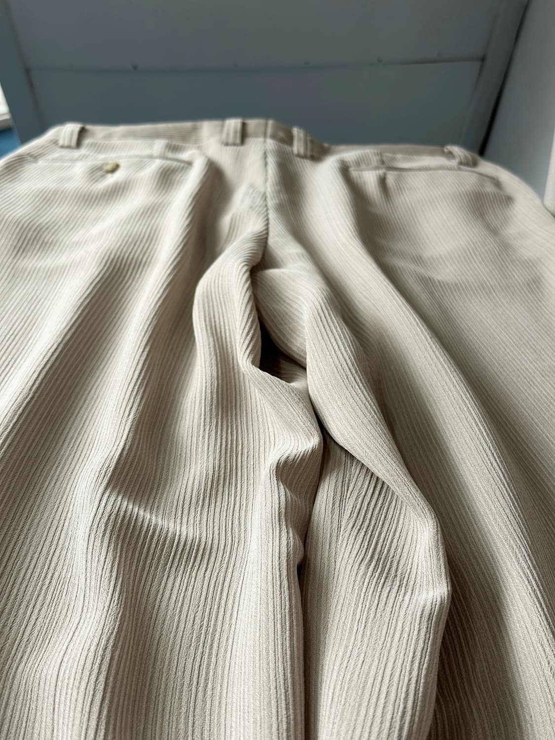 Light woven poly multi pleats trouser 상품이미지10