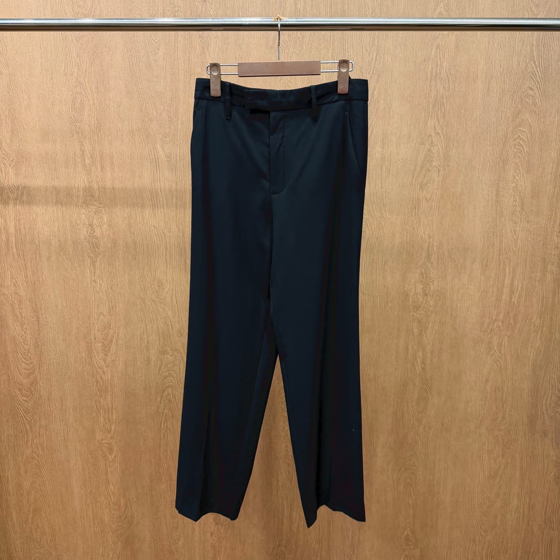 구찌 슬랙스 더블 버튼 지퍼 클로징 싱글 백포켓 디테일 스트레이트핏 블랙 상품이미지2