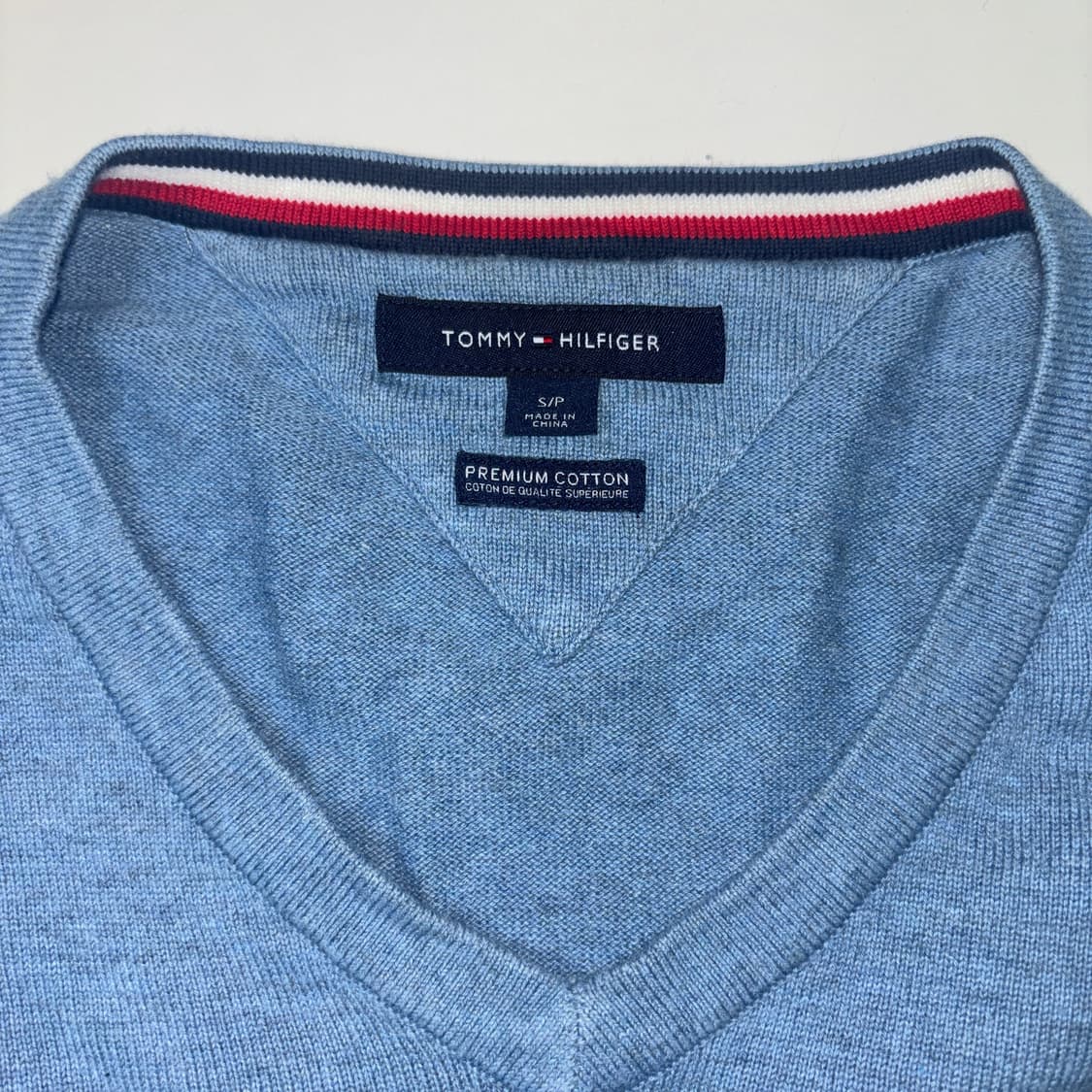 타미힐피거 브이넥 니트 소라색  상품이미지3