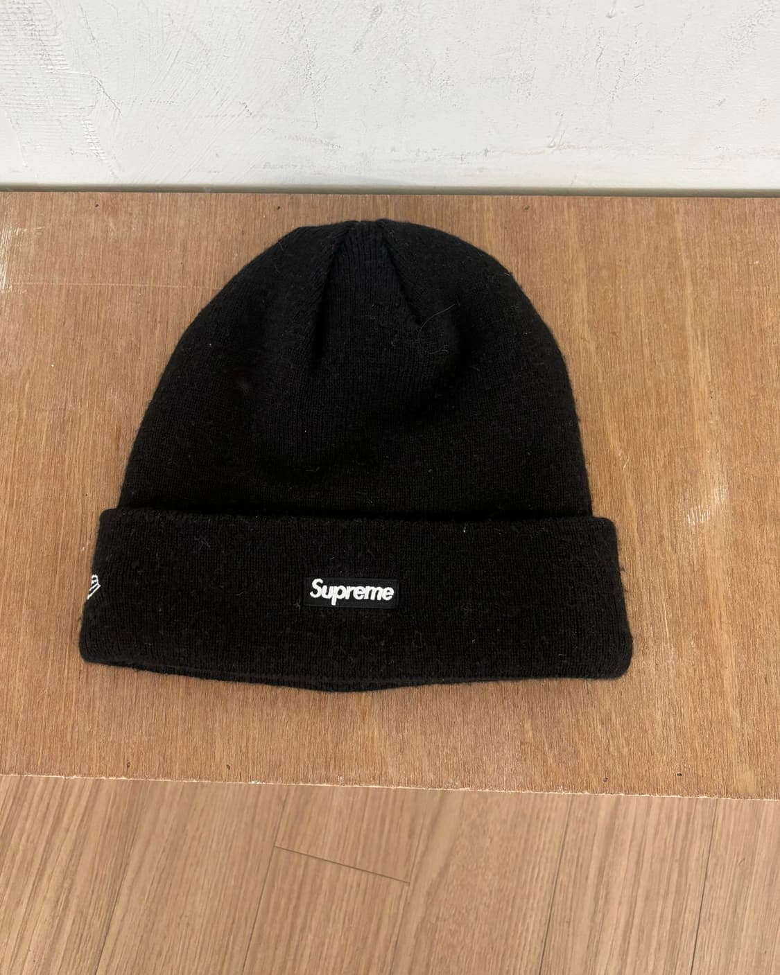 슈프림 뉴에라 S 로고 비니 블랙 상품이미지3