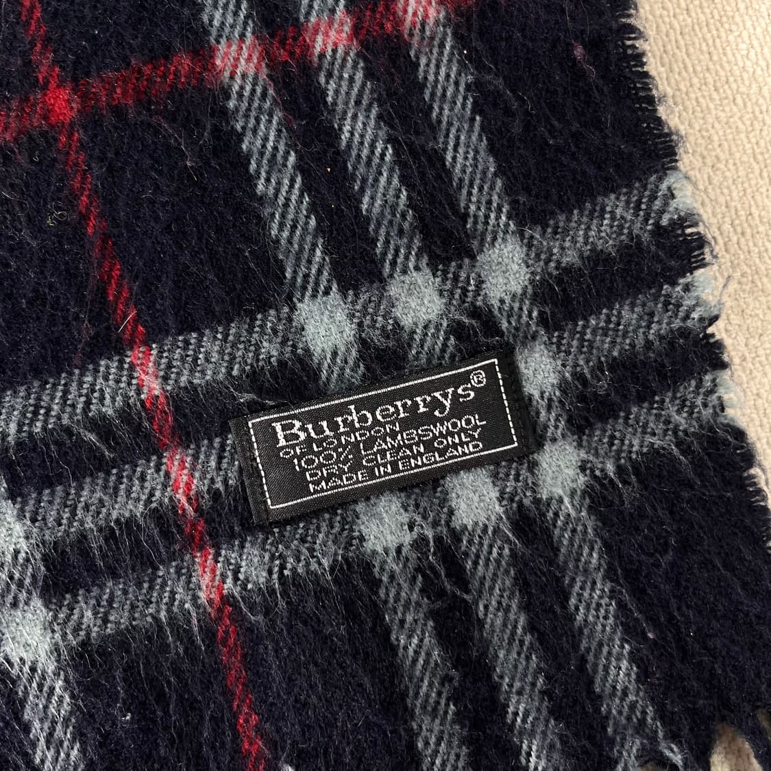 버버리 노바체크 램스울 네이비 머플러  상품이미지3