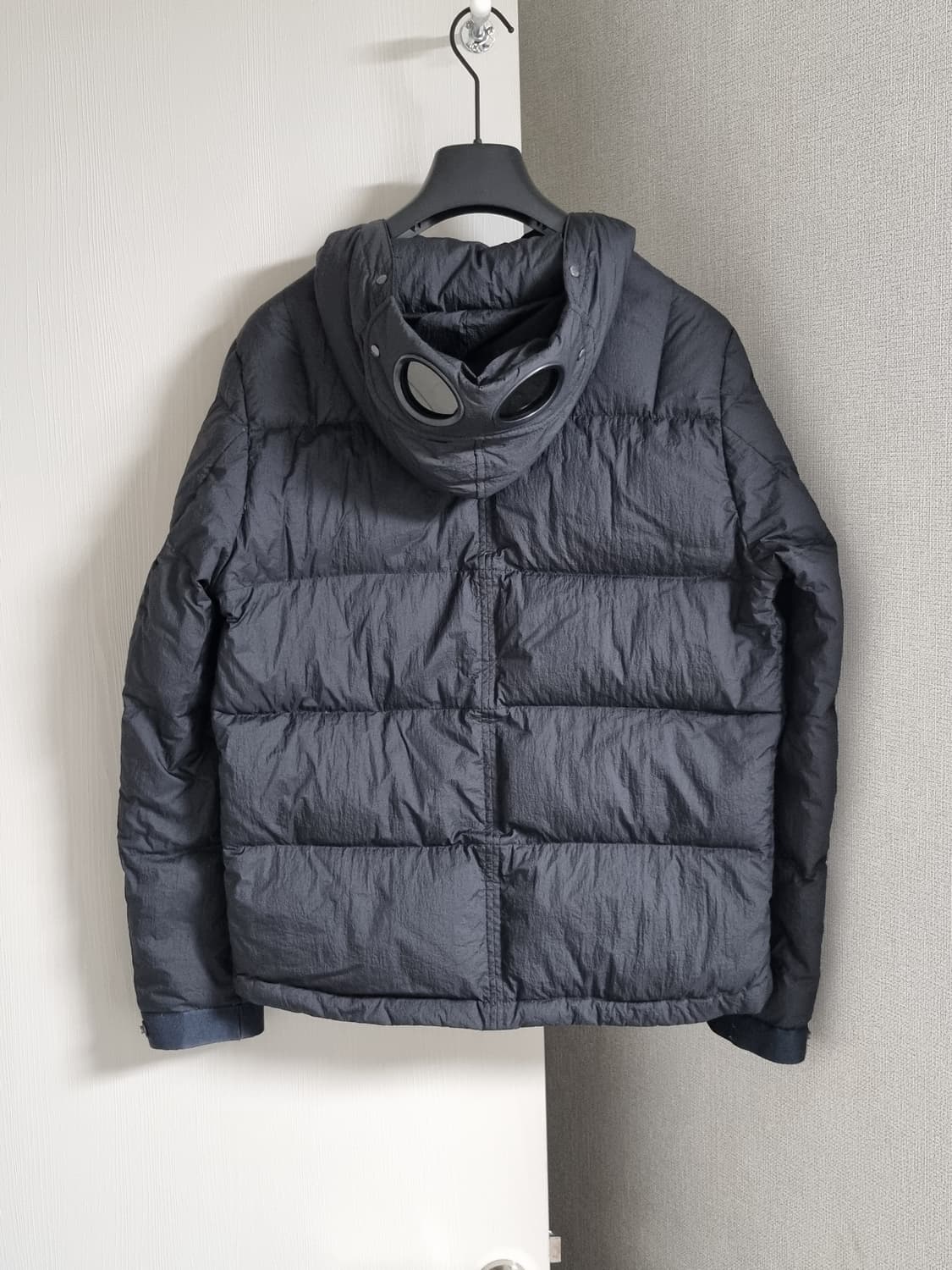 cp컴퍼니 고글 나일론패딩 상품이미지2