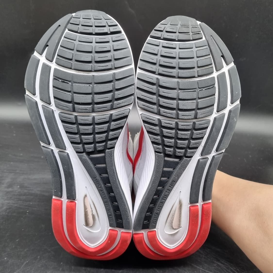 나이키 에어줌 스트럭쳐24 여성운동화235 상품이미지3