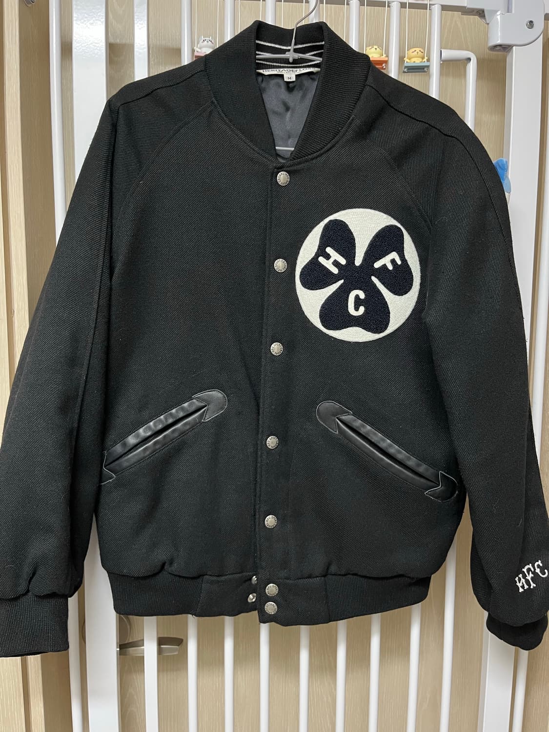 헤리티지플로스 바시티 자켓 블랙 상품이미지2