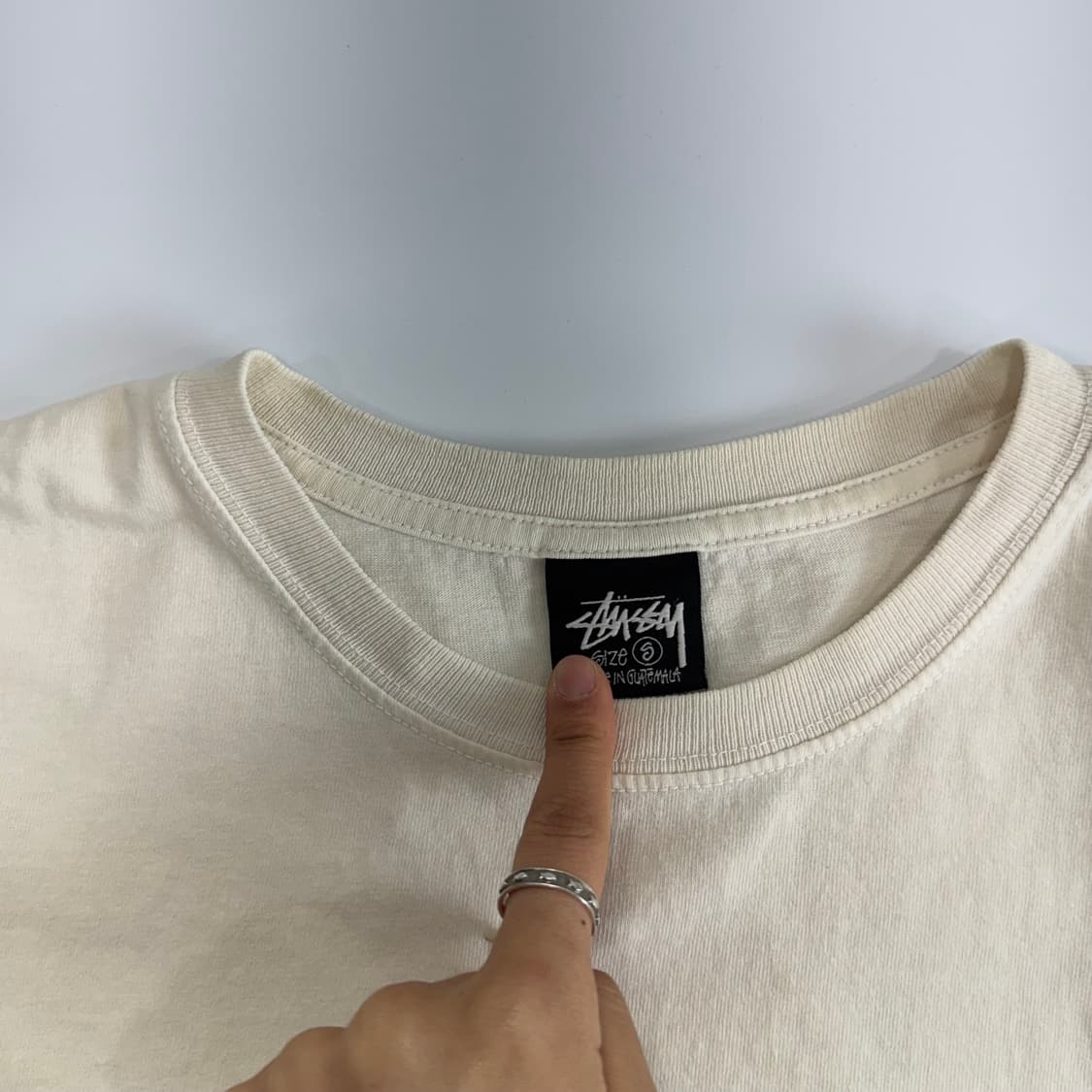 Stussy 스투시 백 로고 화이트 반팔 상품이미지5
