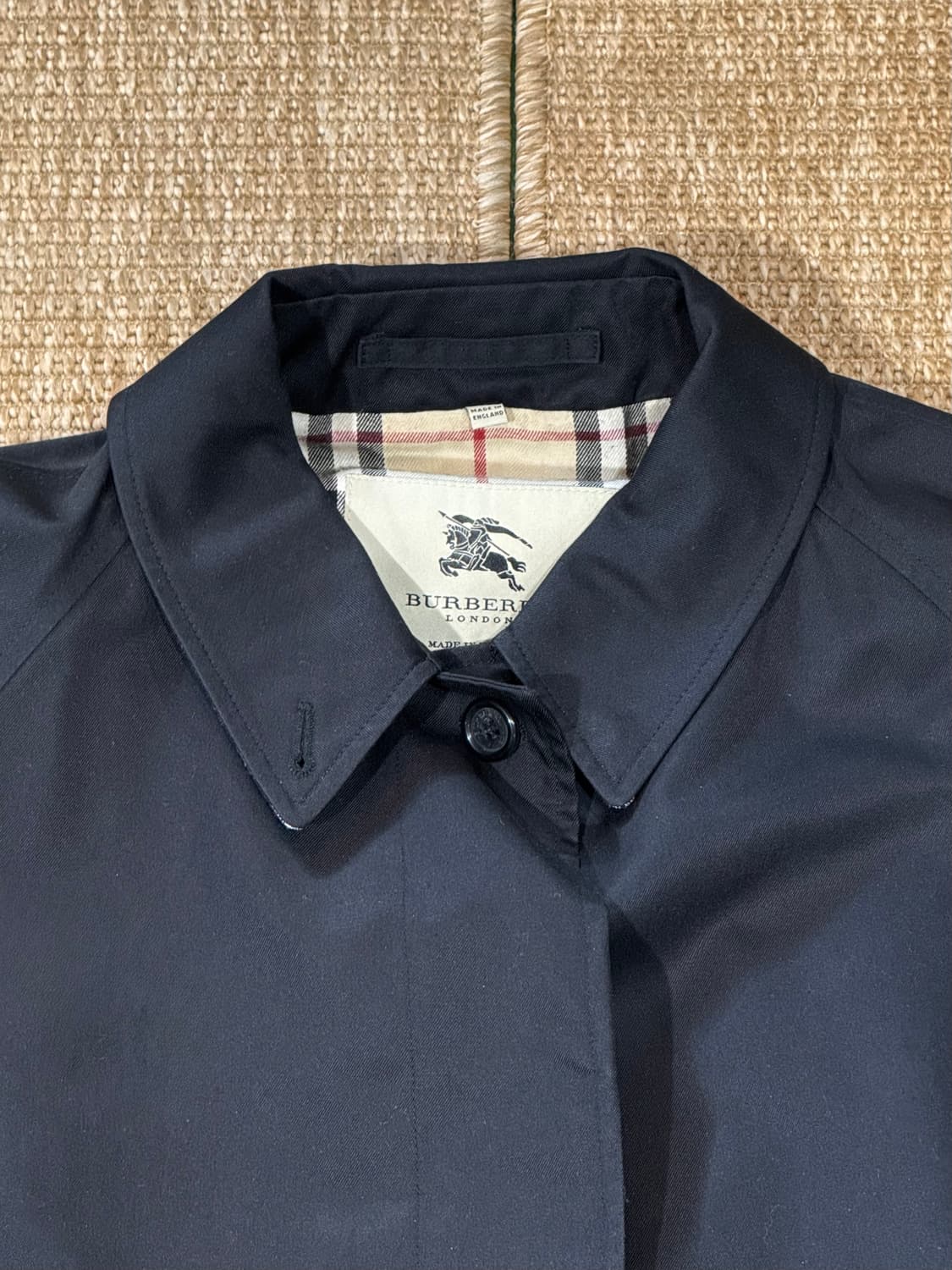 버버리 블랙 트렌치 코트 상품이미지2