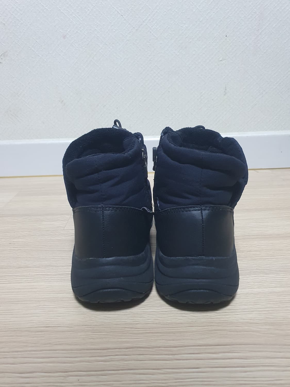 노스페이스 블랙 패딩 숏 부츠 240 상품이미지5