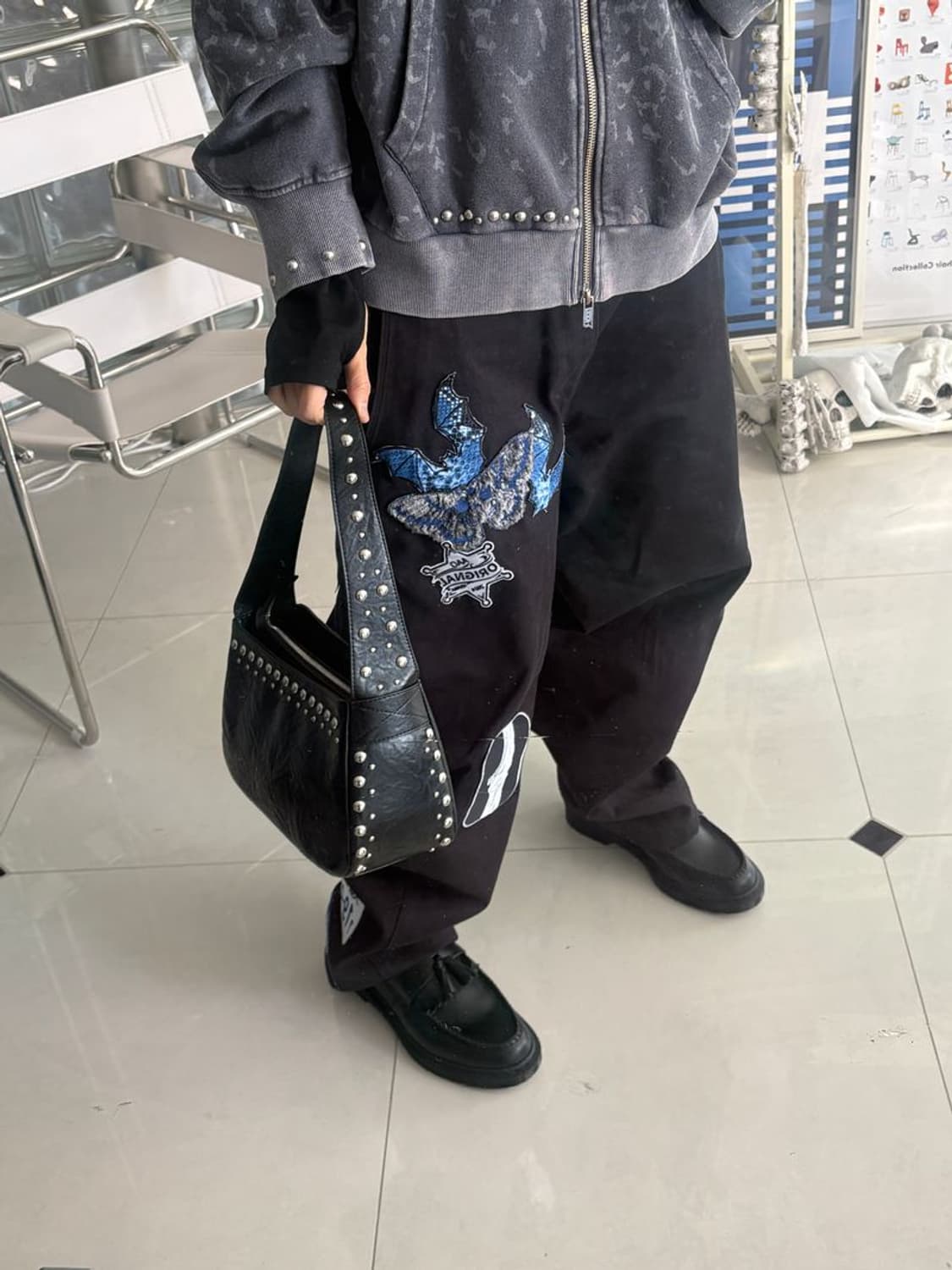 OVER STUD LEATHER SHOULDER BAG 상품이미지5