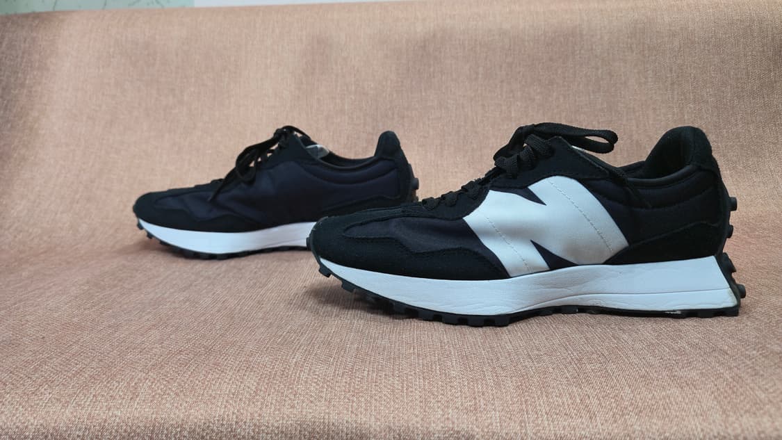 뉴발란스250cm- 327 블랙 운동화 상품이미지4