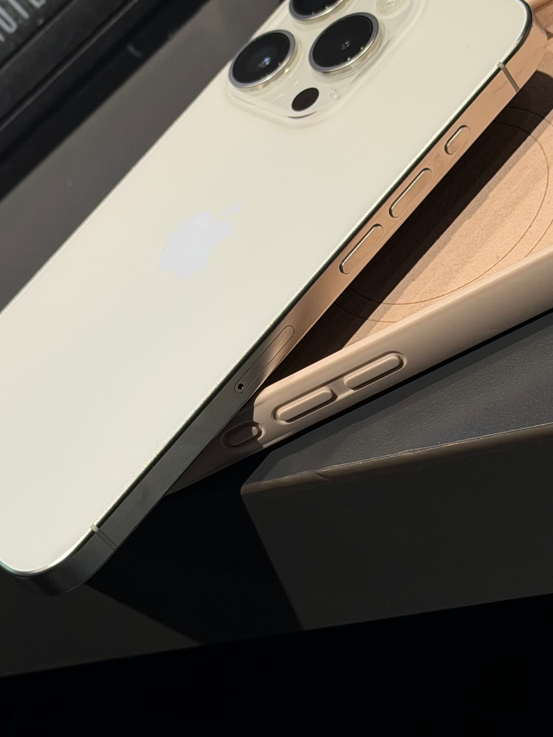 아이폰 15프로 256기가 상품이미지4