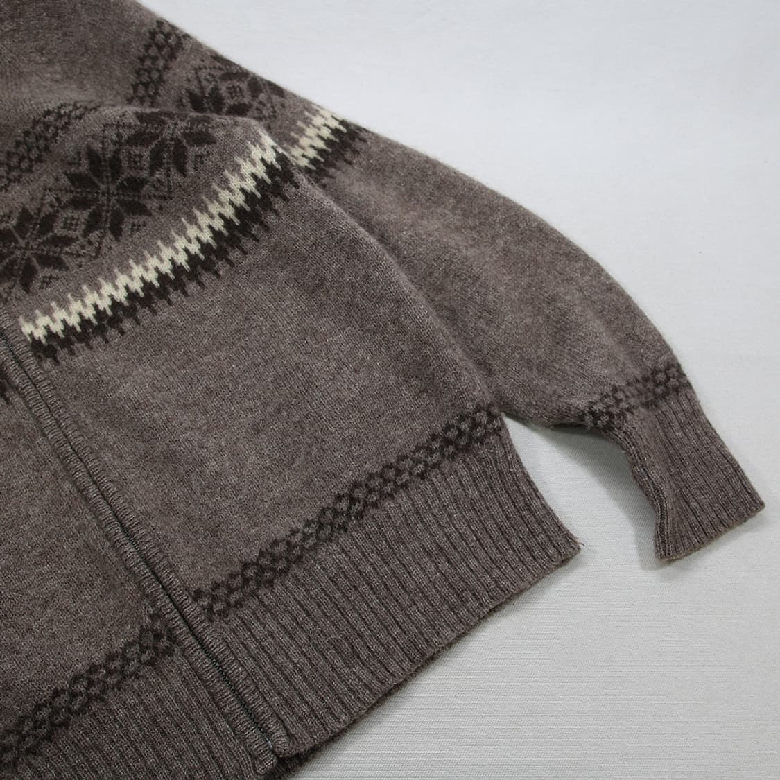 (착용컷) FIRST DOWN 울 노르딕 니트 집업 (남성용 98) 상품이미지6