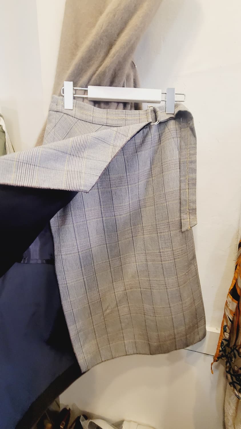 데코 포근울 케이프 가디건. 보브 언발체크스커트 상품이미지8