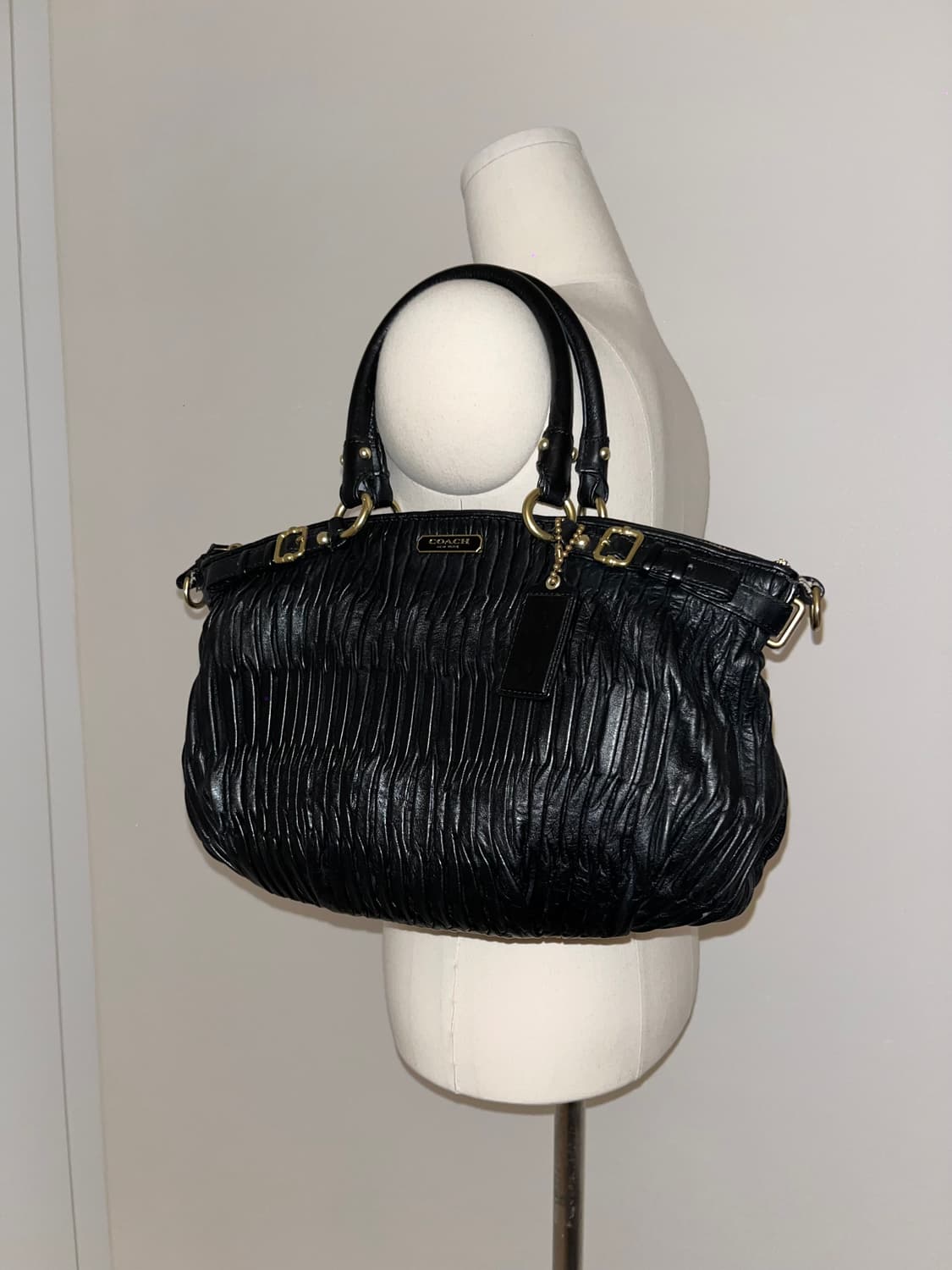 Coach All Black Shoulder bag 상품이미지2