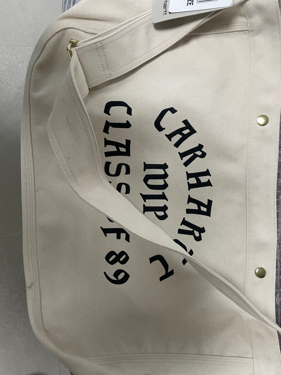 칼하트윕 크로스백 상품이미지1