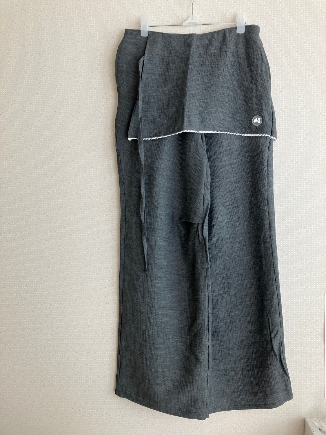 새상품 허그유어스킨 스커트 레이어드 팬츠 차콜 상품이미지2