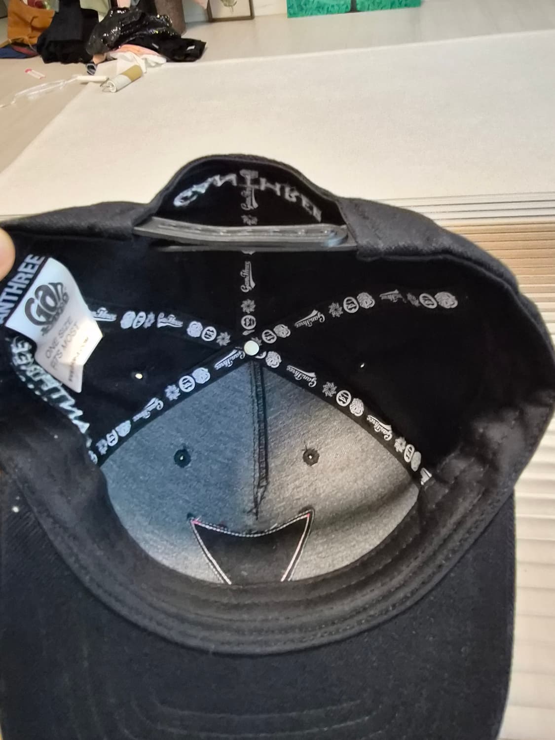 GANTREE TOKYO 브랜드의 디자인 레볼루션 패치 블랙 스냅백 모자 상품이미지4