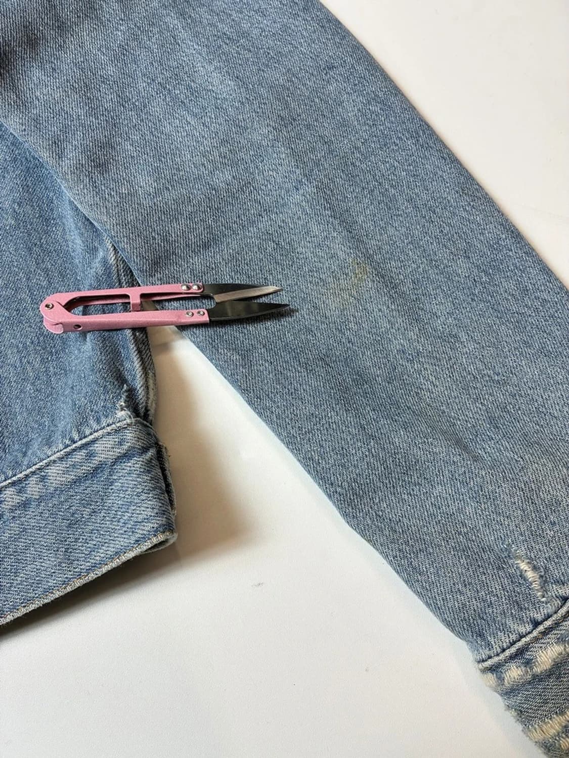 아크네 스튜디오 데님 노카라 트러커 자켓 PN8540 상품이미지5