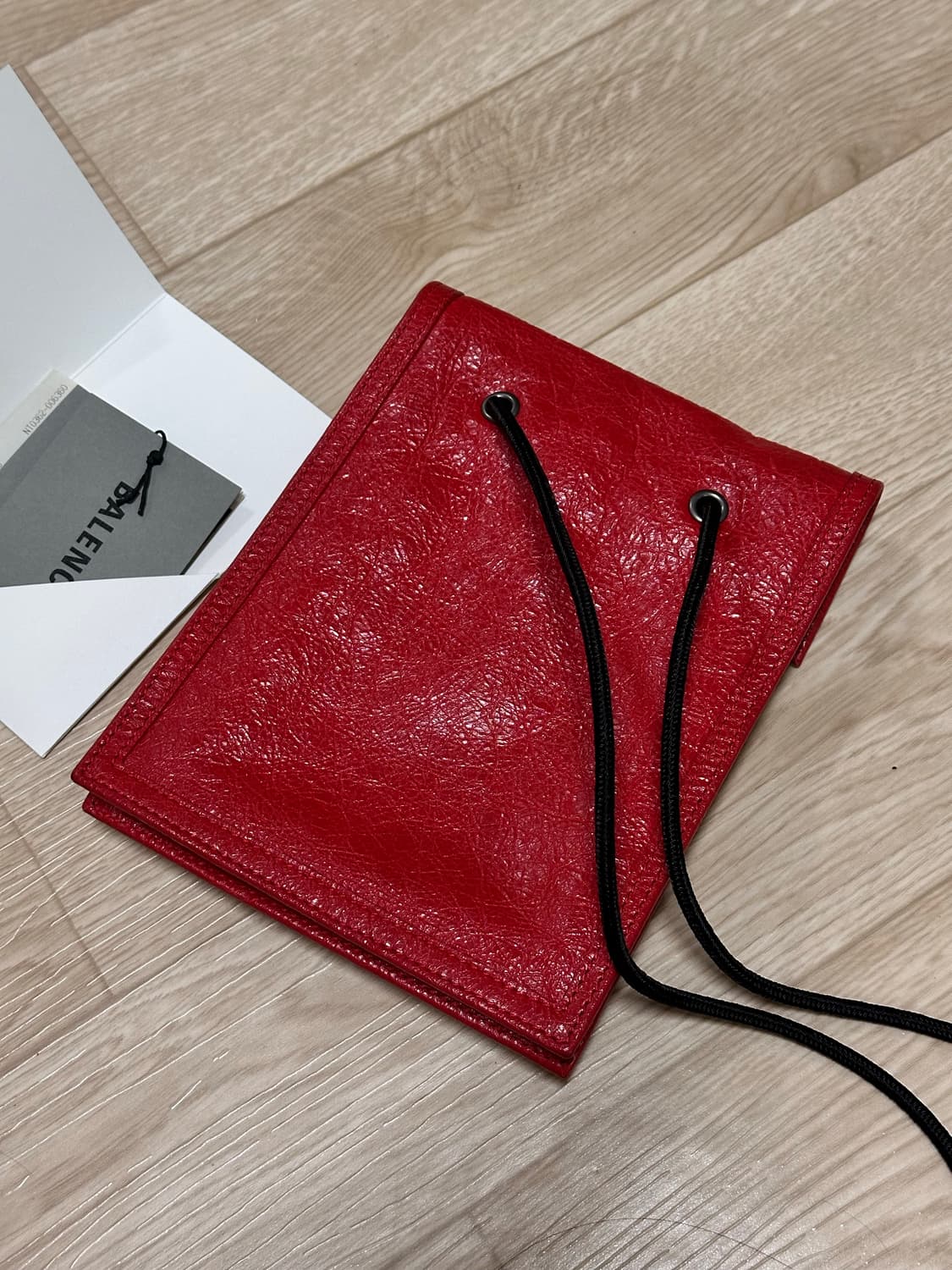 발렌시아가 익스플로러 메신저백 레드  상품이미지2