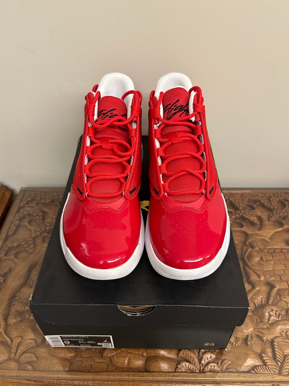 조던 맥스 아우라4 유니버시티레드 상품이미지1