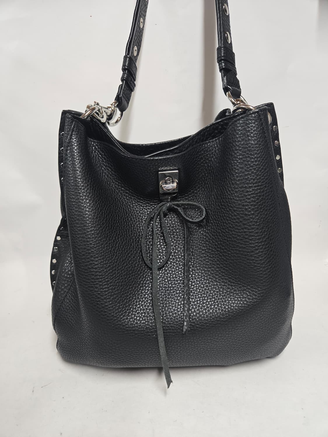 레베카밍코프 블랙 가죽 버킷백 상품이미지2