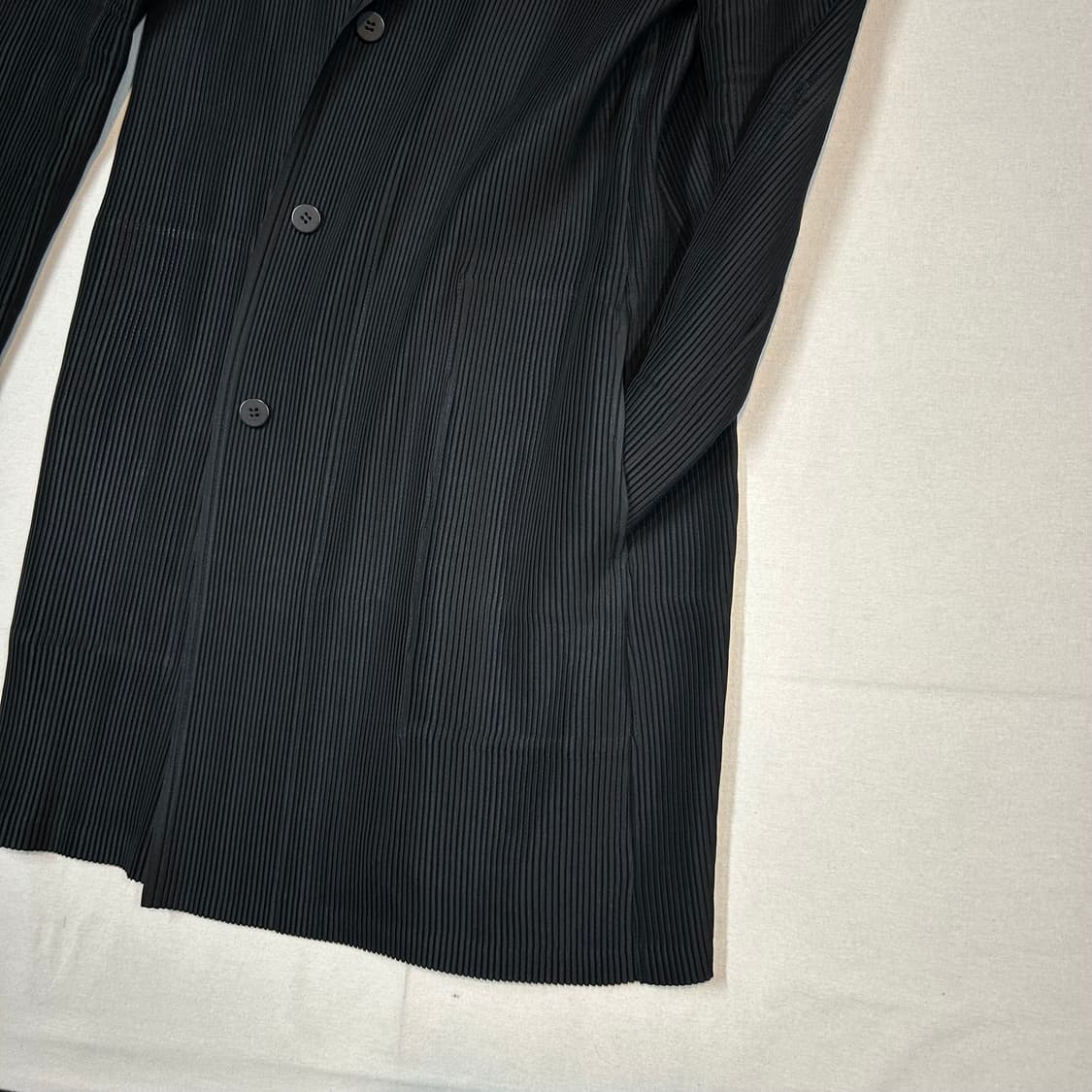 2) 이세이미야케 플리츠 버튼 자켓 코트 블랙 상품이미지4