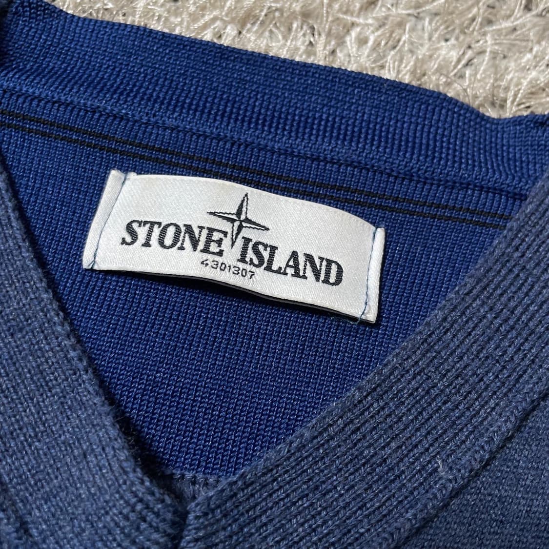 스톤아일랜드 13fw 브이넥 니트 상품이미지3