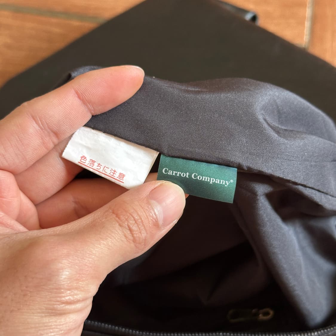 Legato largo fake leather cross bag 상품이미지9