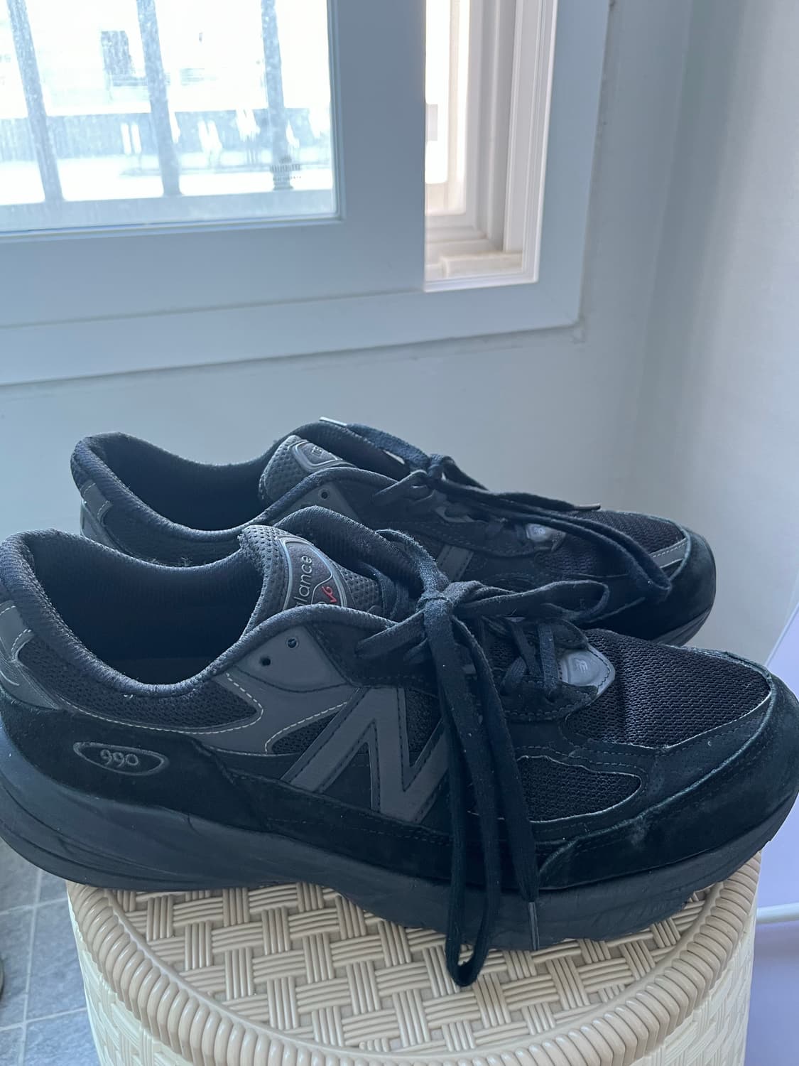 뉴발란스 990v6 트리플블랙 300 상품이미지2