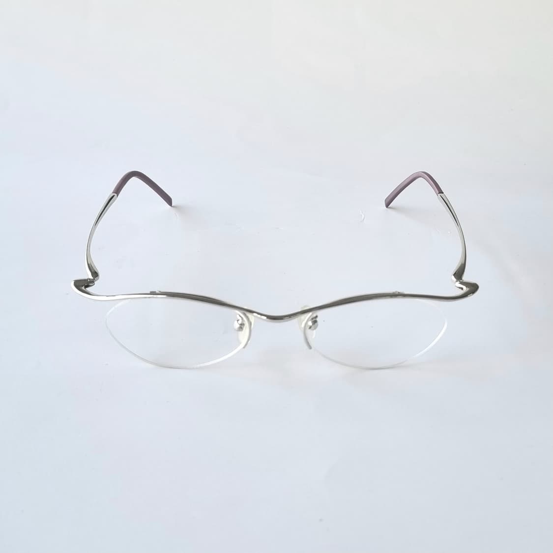 데드스탁 긱시크 룩의 정점을 찍어줄 실버 메탈 하프림 안경테  688 상품이미지3