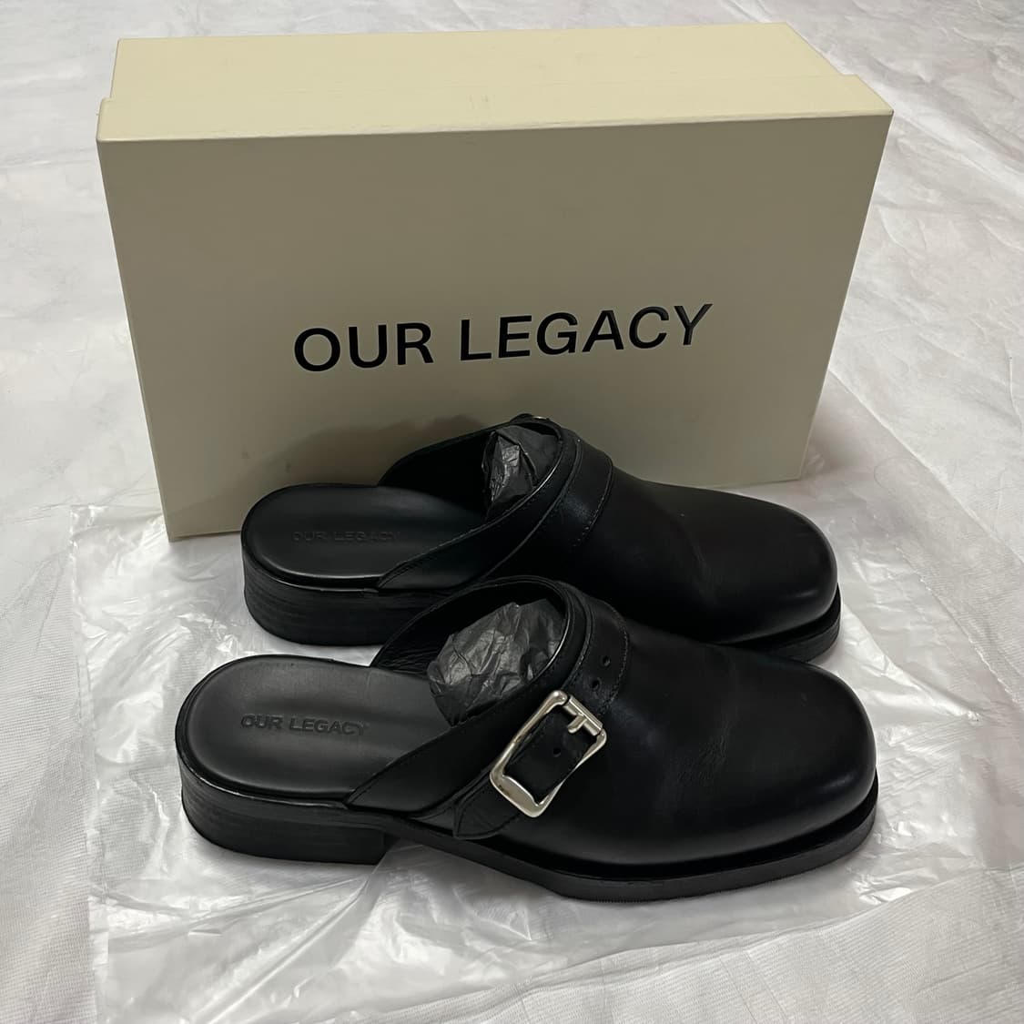 42) 아워레가시 카미온 뮬 블랙 상품이미지1