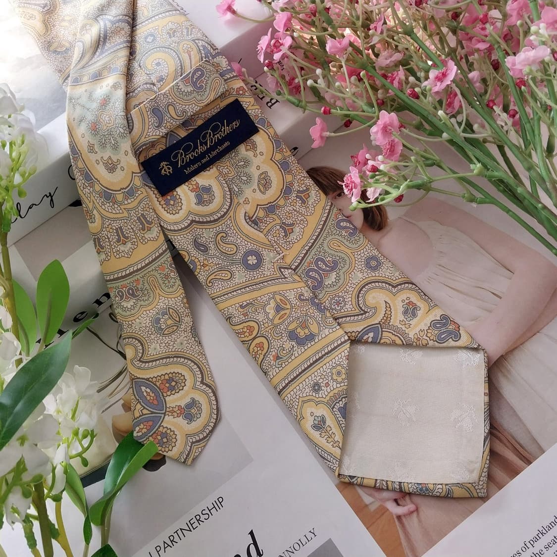 브룩스브라더스 실크 옐로우 페이즐리 넥타이 9cm A+등급  K1410
 상품이미지4