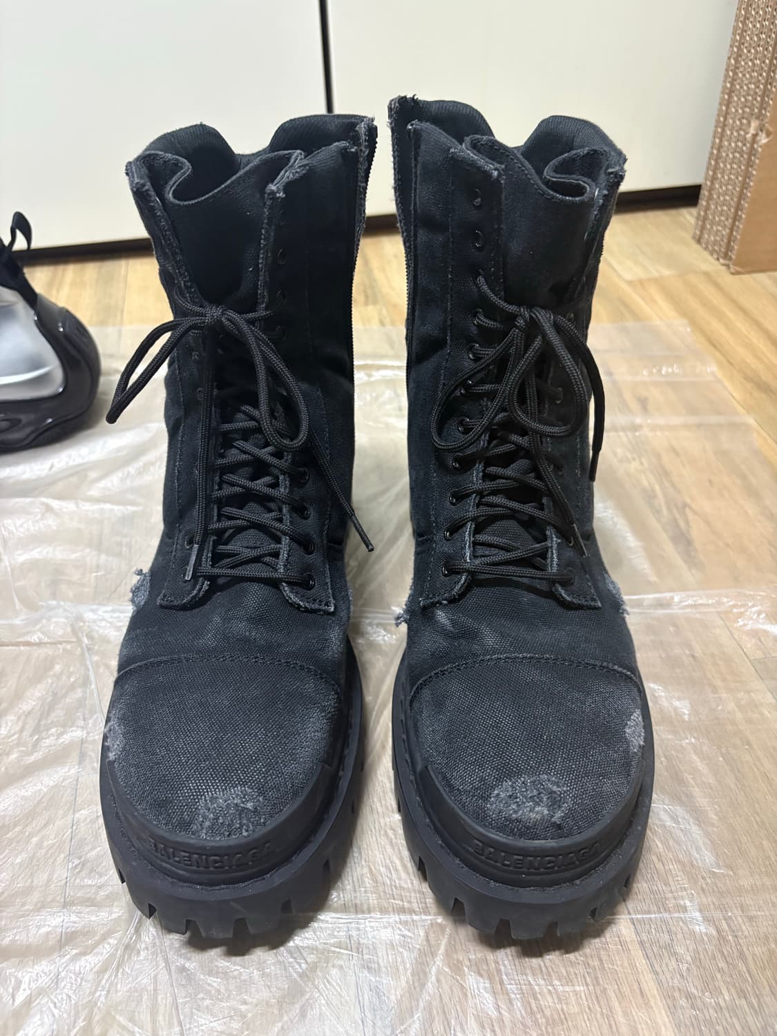 [40] 발렌시아가 컴뱃 스트라이크 20mm 부츠 블랙 팝니다 상품이미지2