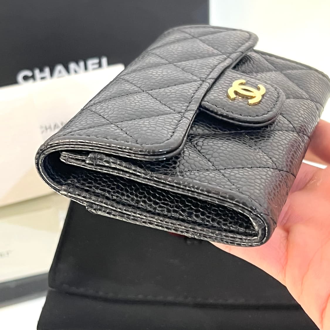 [새상품급] 샤넬 캐비어 클래식 똑딱이 카드지갑 블랙 금장 상품이미지5