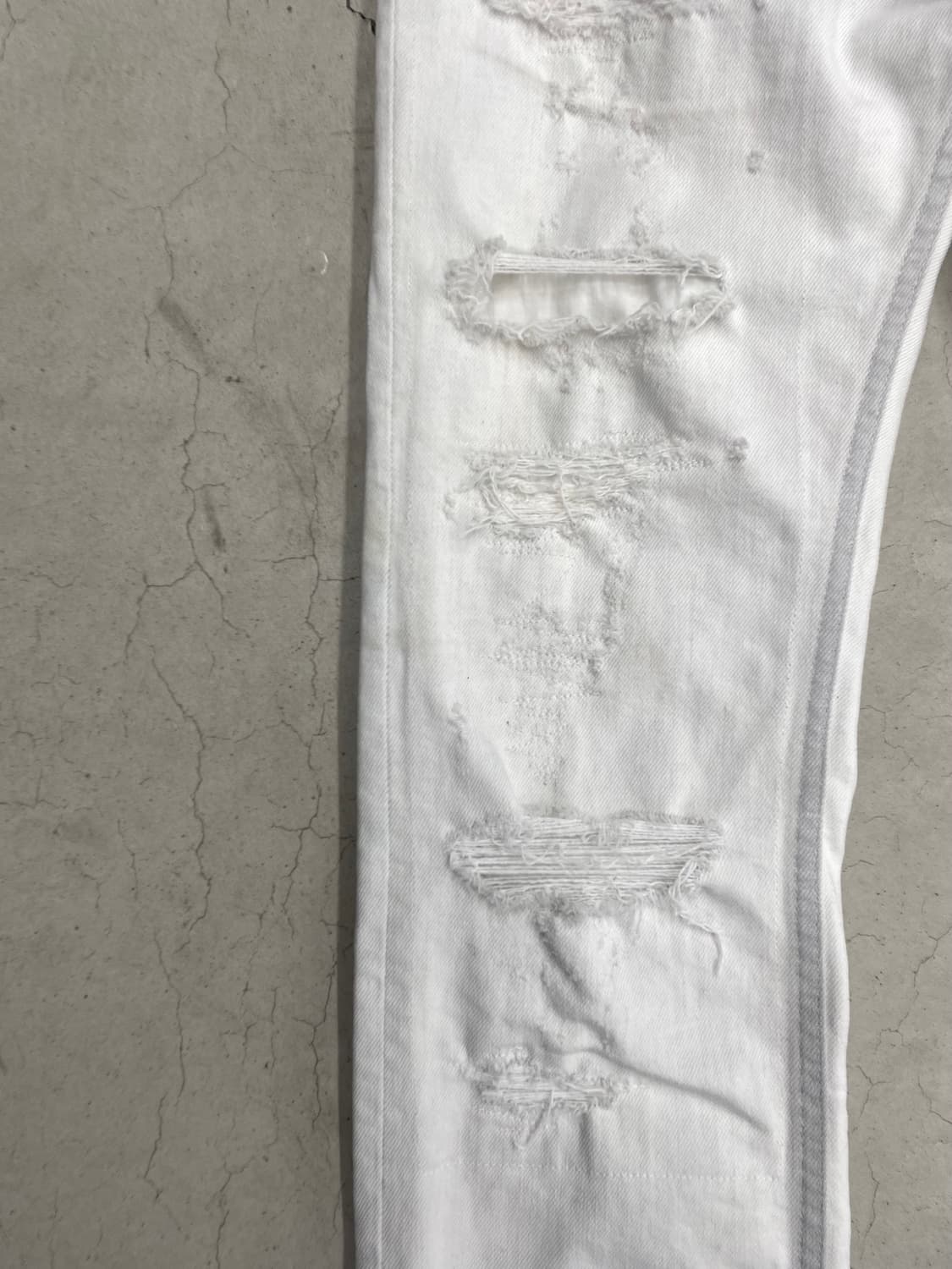 이사무 카타야마 레더 믹스 디스트레스드 팬츠 상품이미지6