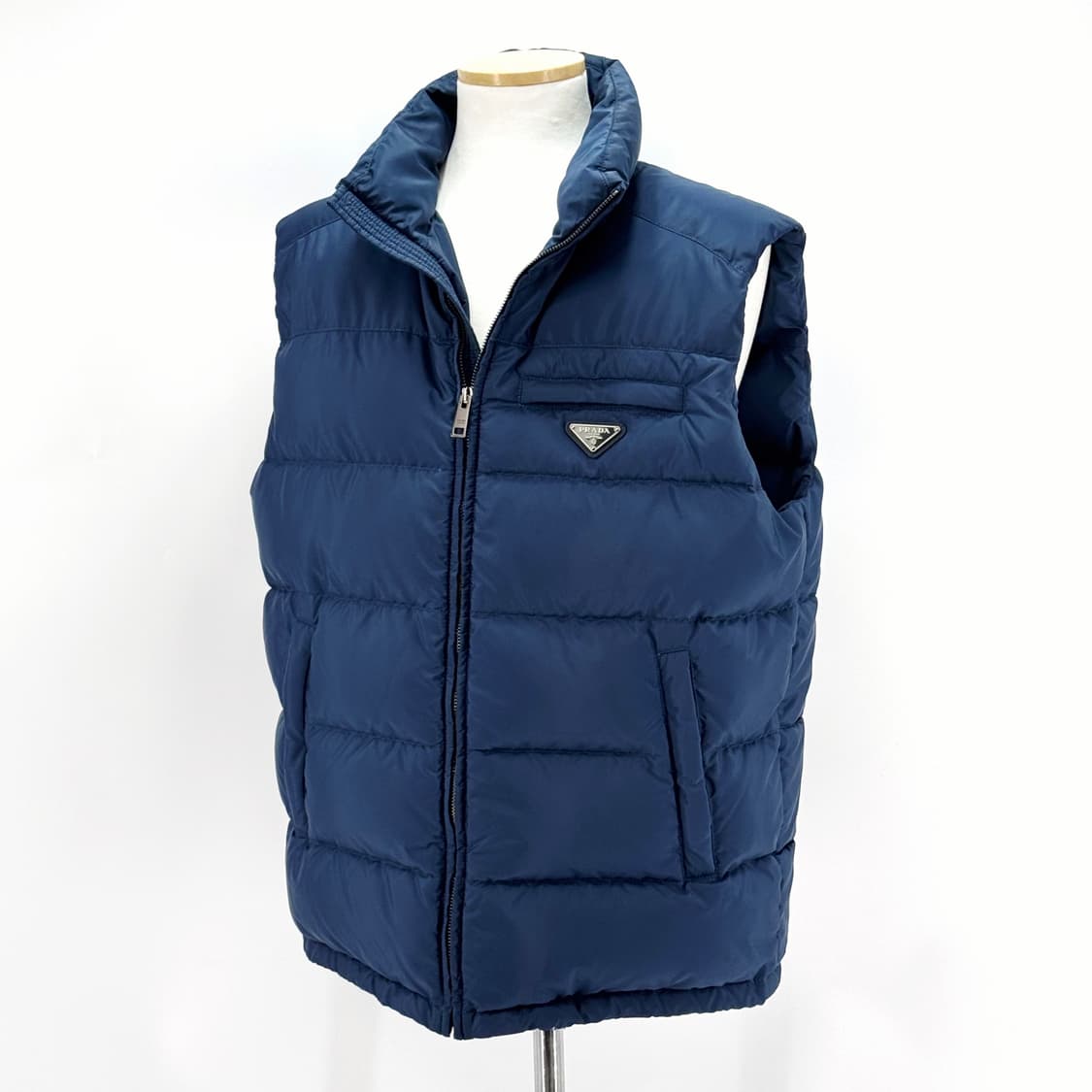 [54사이즈] 프라다 삼각로고 조끼 패딩 베스트 (SGJ191) 상품이미지2