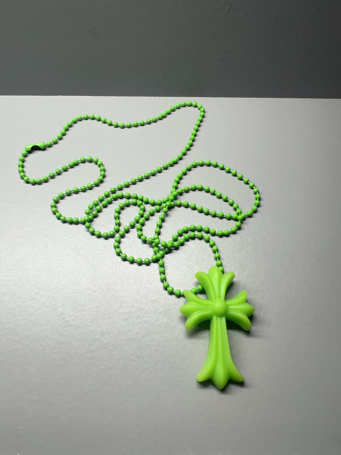 크롬하츠 실리크롬 CH 크로스 팬던트 그린 2022 상품이미지1