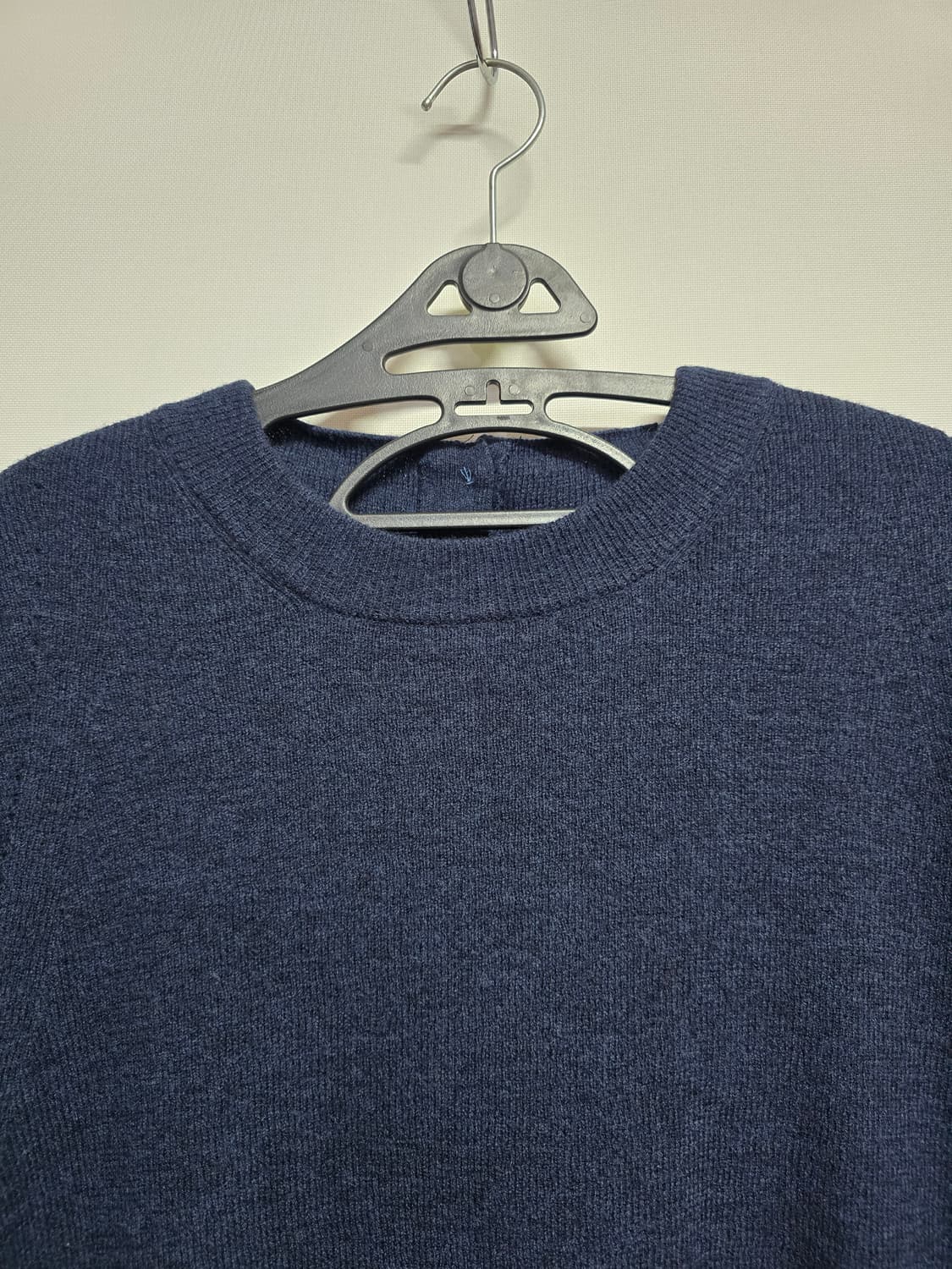 마인 네이비 언발란스 니트 스웨터 상품이미지2