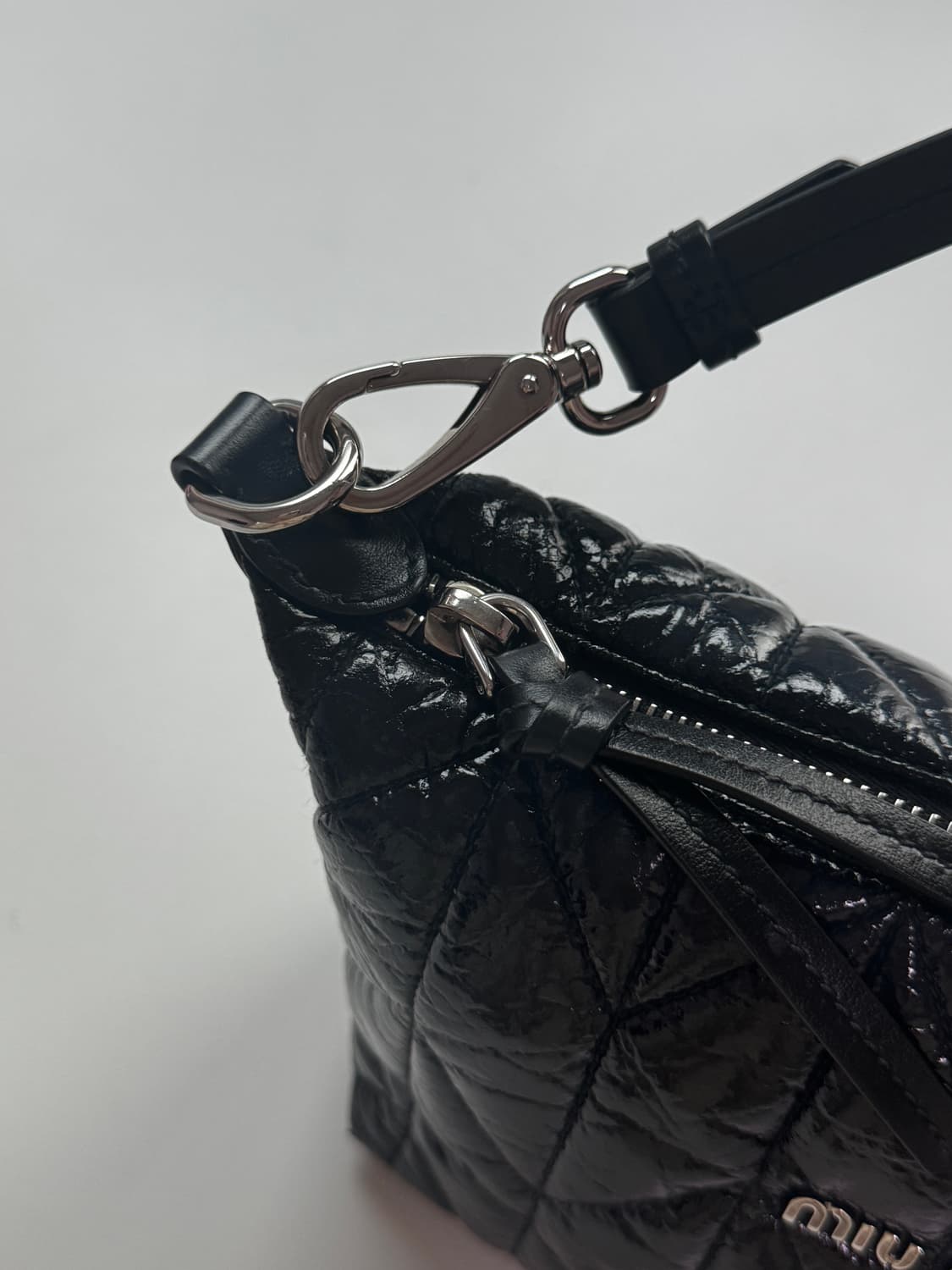 미우미우 마테라쎄 스피릿 시레백 장원영 가방 상품이미지5