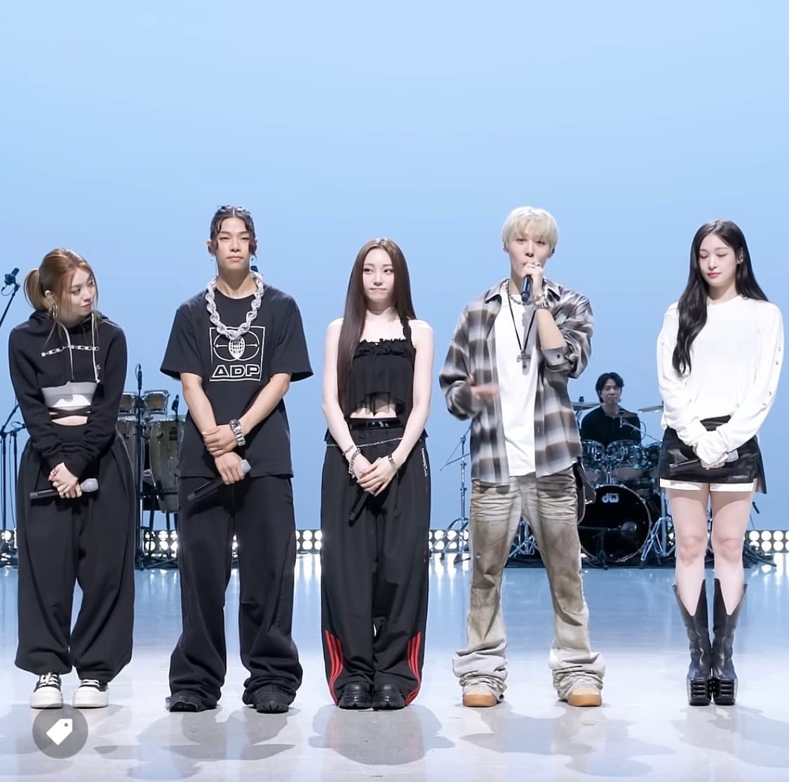 언더마이카 25ss 오일 워싱 플레어 진 2 로운 조우찬 착용 상품이미지1