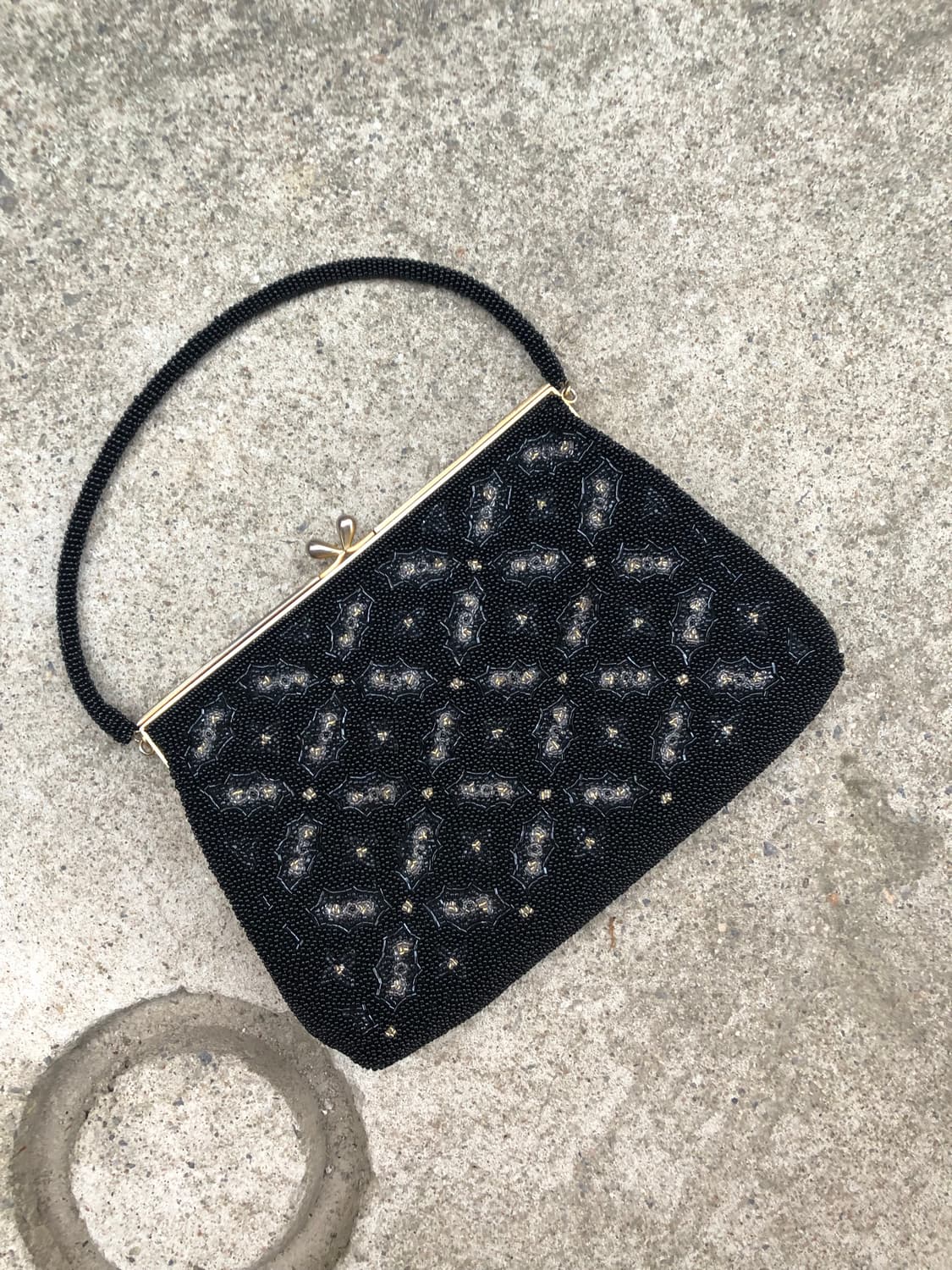 black beaded frame tote bag 상품이미지1