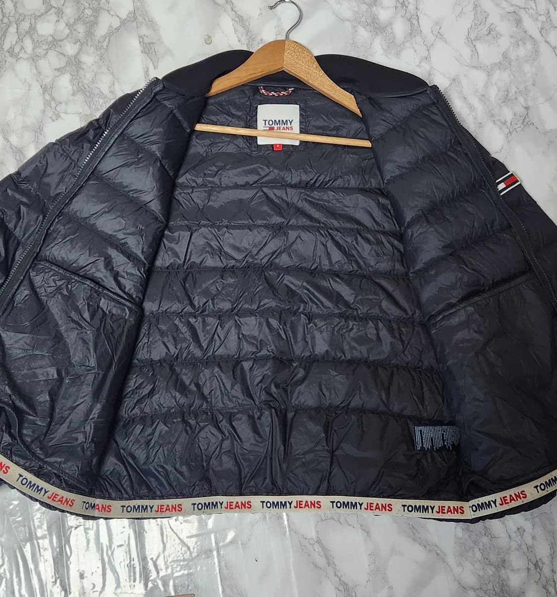 타미힐피거 경량 패딩 블랙 자켓 상품이미지6