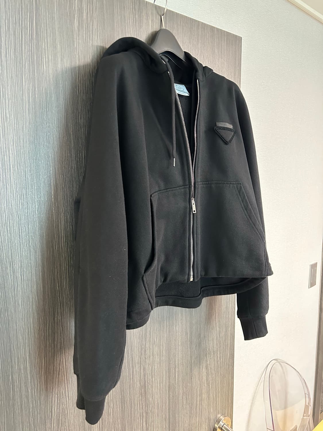 프라다 삼각로고 블랙 후드 자켓 138590 R212 11LN (M) 상품이미지2