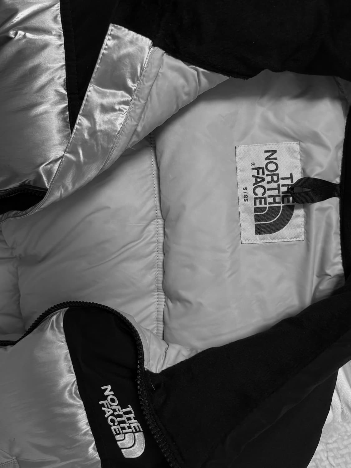노스페이스 화이트라벨 노벨티 눕시 다운 실버/블랙 S  상품이미지4
