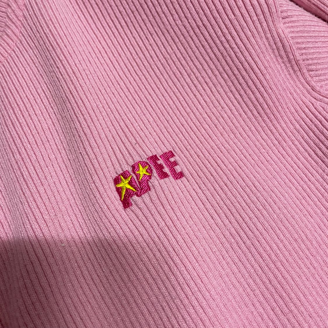 XS) 베이프 APEE 딸기우유맛 핑크 크롭 후드 집업 상품이미지4