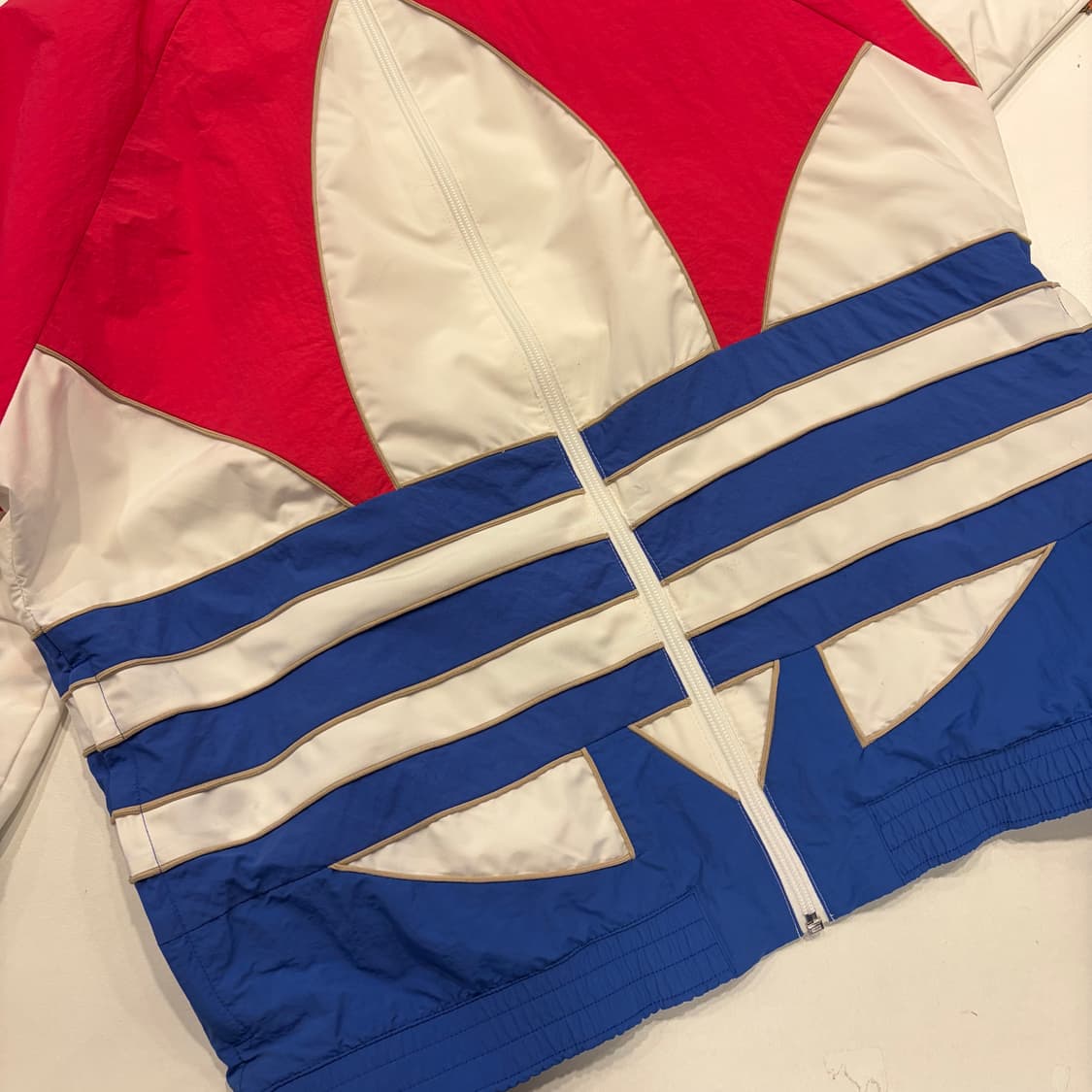 [L] 아디다스 빅로고 올드스쿨 바람막이 레드/블루 B542 상품이미지6