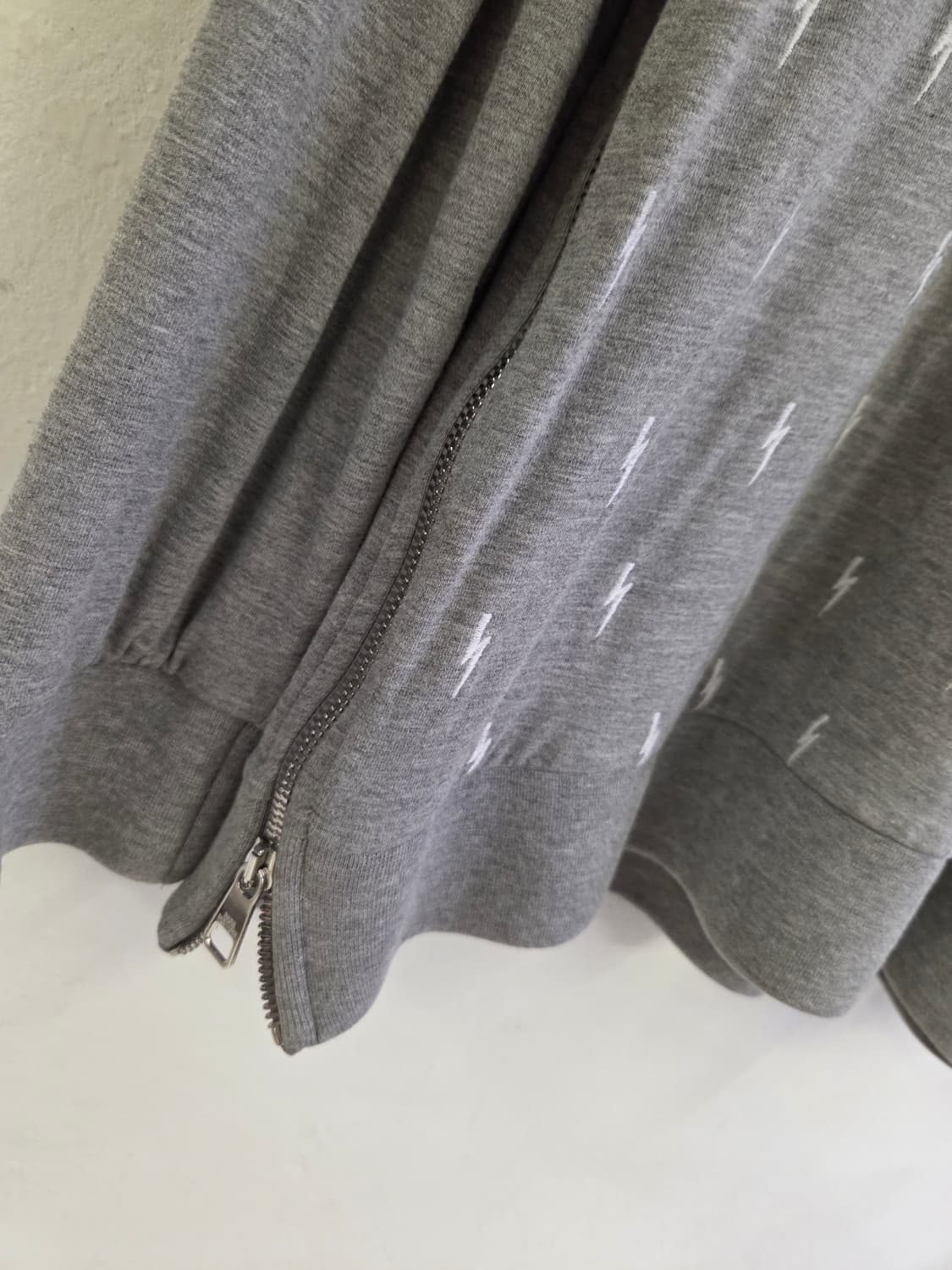 닐바렛 남성 번개 프린팅 긴팔 티셔츠 L 상품이미지2