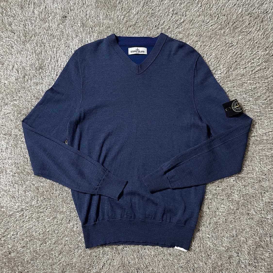 스톤아일랜드 13fw 브이넥 니트 상품이미지1