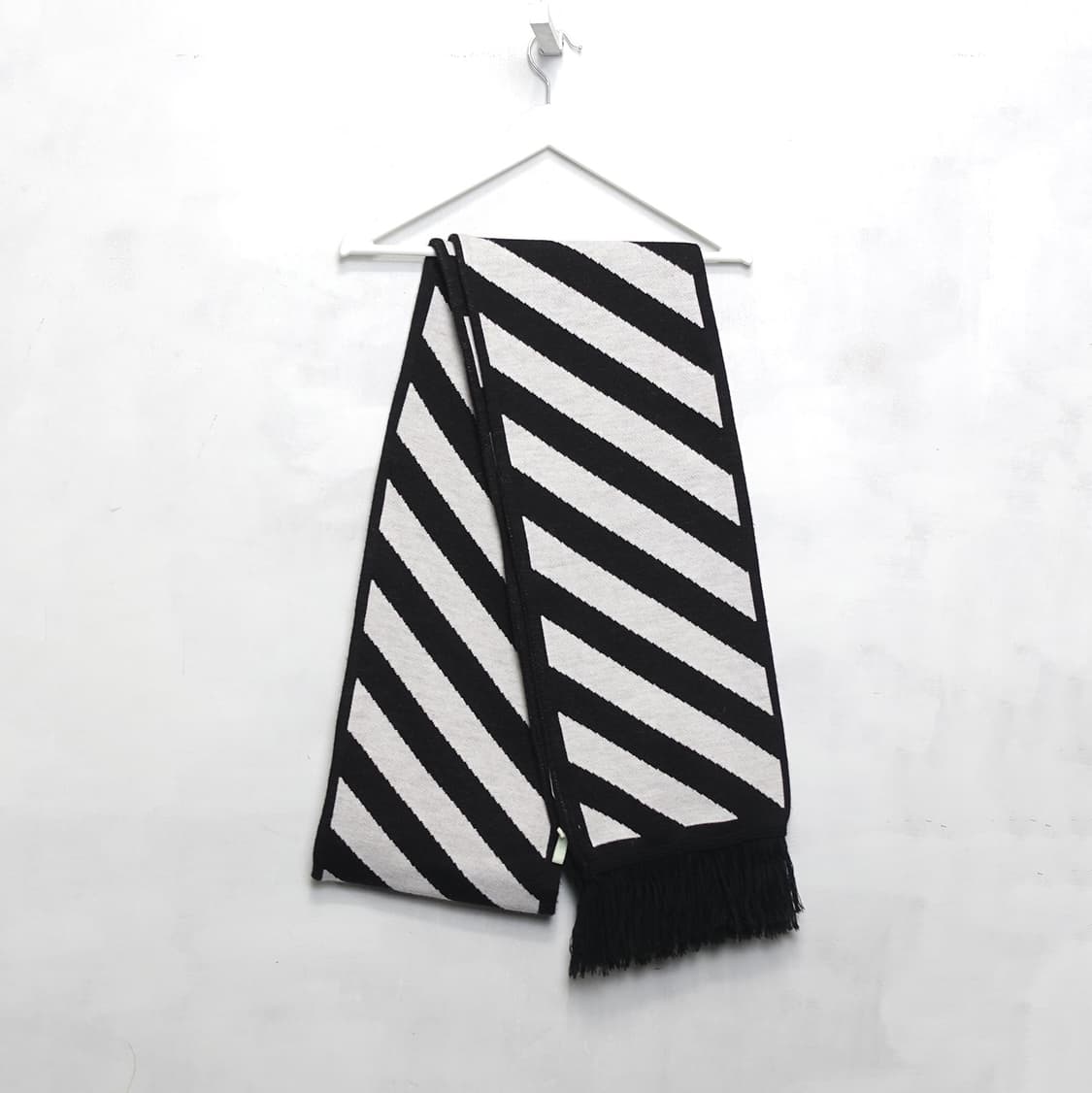 OFFWHITE 오프화이트 애로우 빅 숄 머플러 상품이미지3
